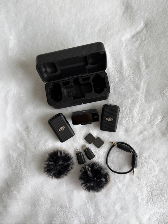 DJI Other - DJI Wireless Lavalier Microphone Kit with Charging Case